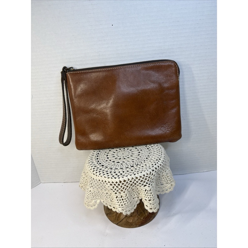 Patricia Nash Cassini Tan Genuine Leather Wristlet Clutch Purse P34901